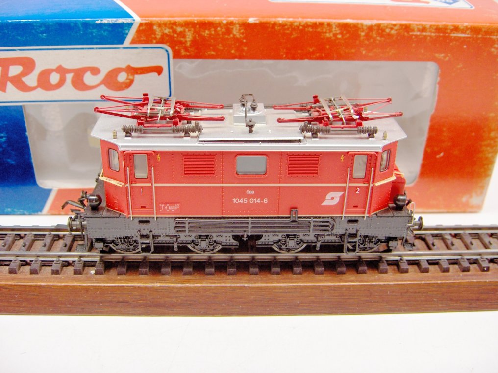 Roco H0 - 43700 - Locomotiva elétrica (1) - 1045 - ÖBB #2.2