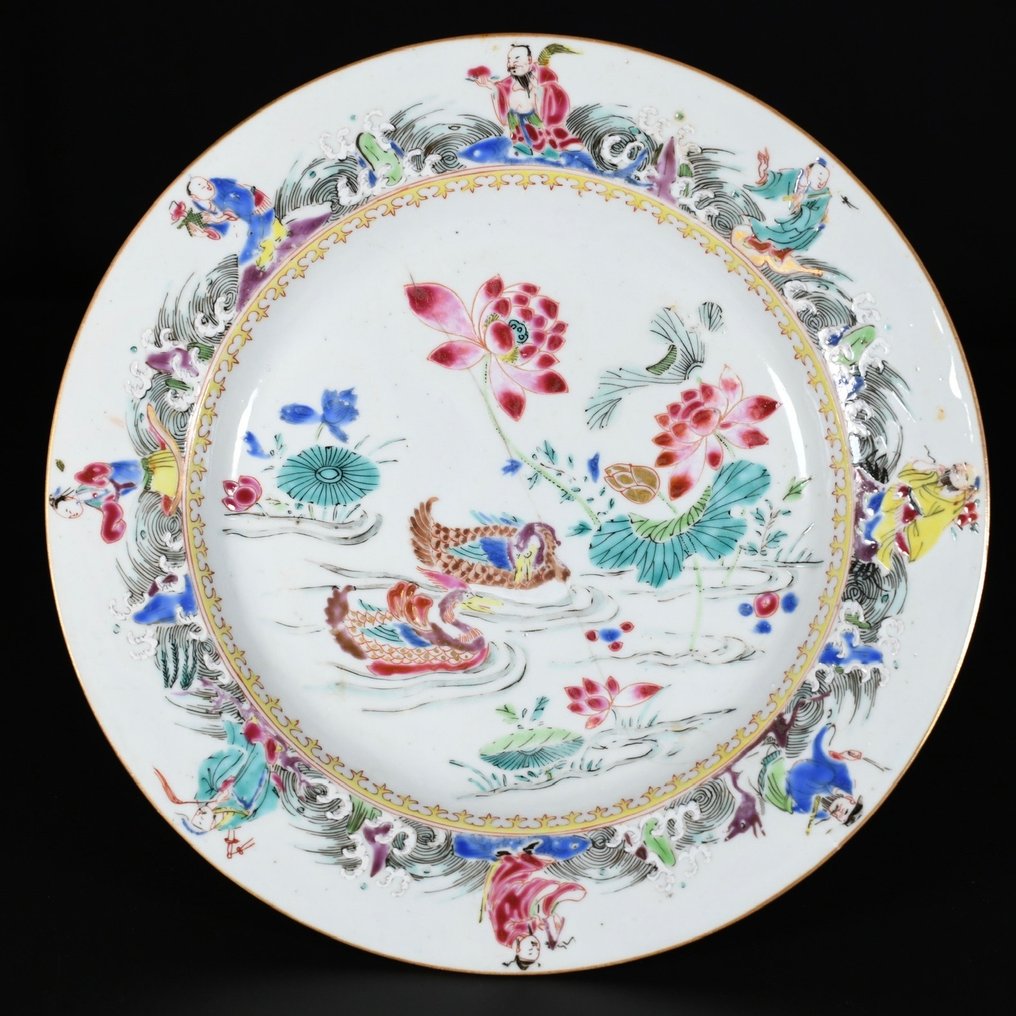 Tallrik - Assiette en porcelaine aux émaux de la Famille Rose à décor des Huit Immortels - Porslin #1.1