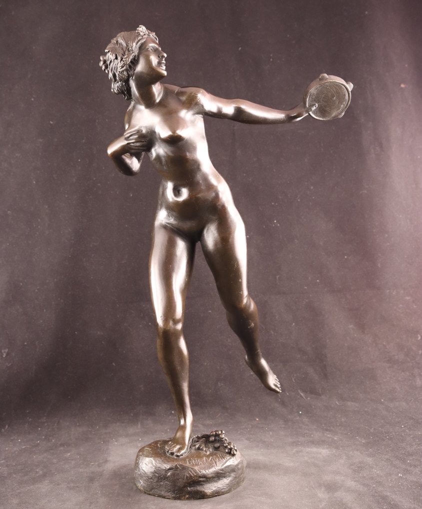 Lina Müller (19th. cent.) - 雕塑, Muziek makende bacchante - 45 cm - 黄铜色 #1.2