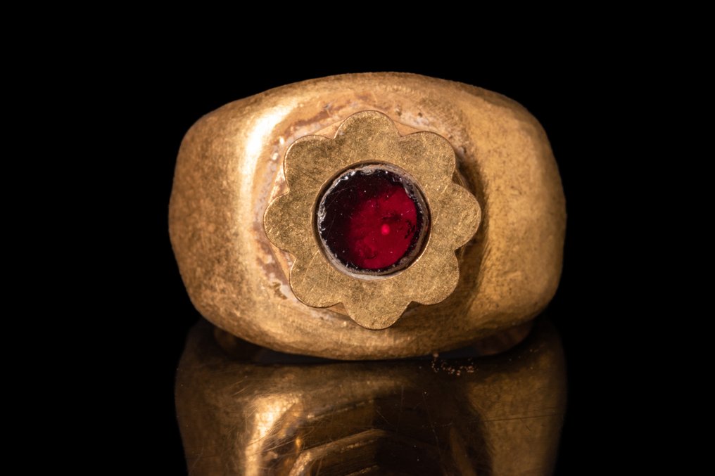 Merowing Złoty pierścionek z klejnotem granatu #2.1