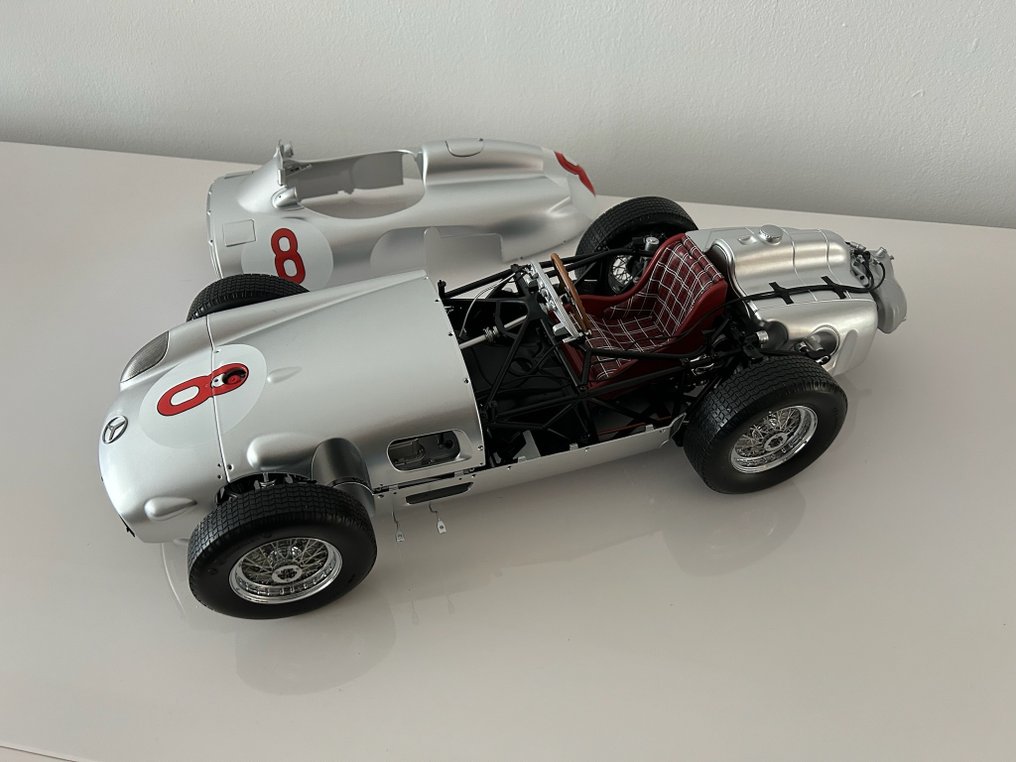 IXO 1:8 - Coche a escala - Mercedes Benz - Juan Manuel Fangio - 1954 #3.2