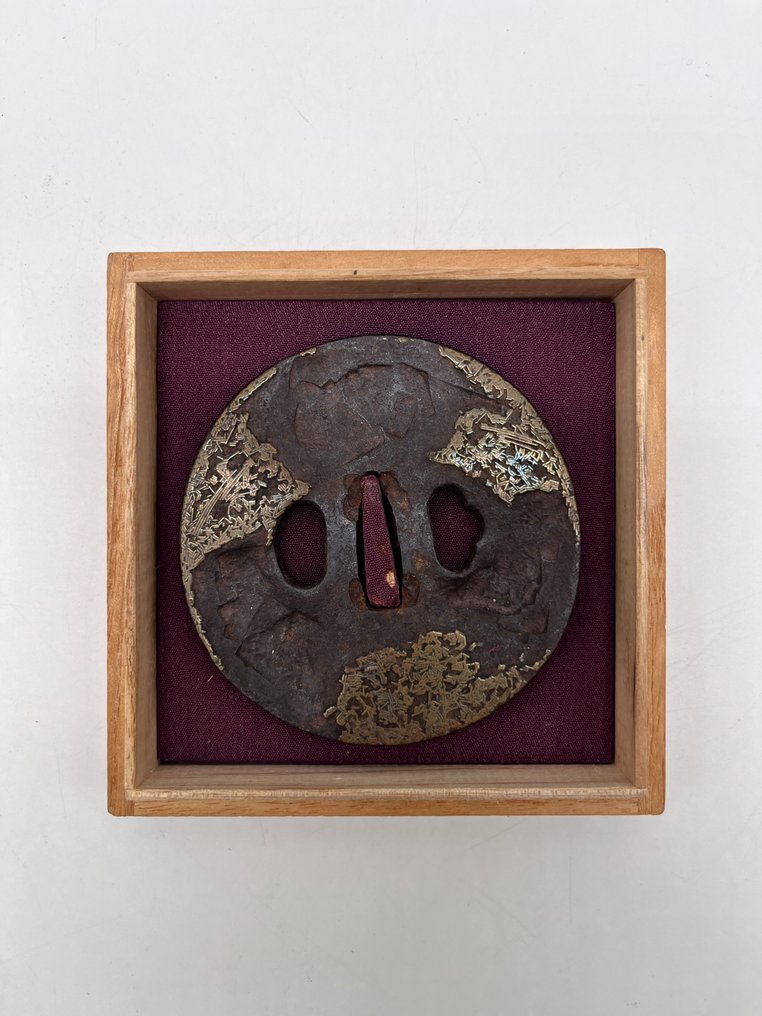 天法鍔（てんぽうつば）-Tenpo brass inlaid Iron tsuba - Brass, Iron (cast) - Japan - Late Edo period #1.1