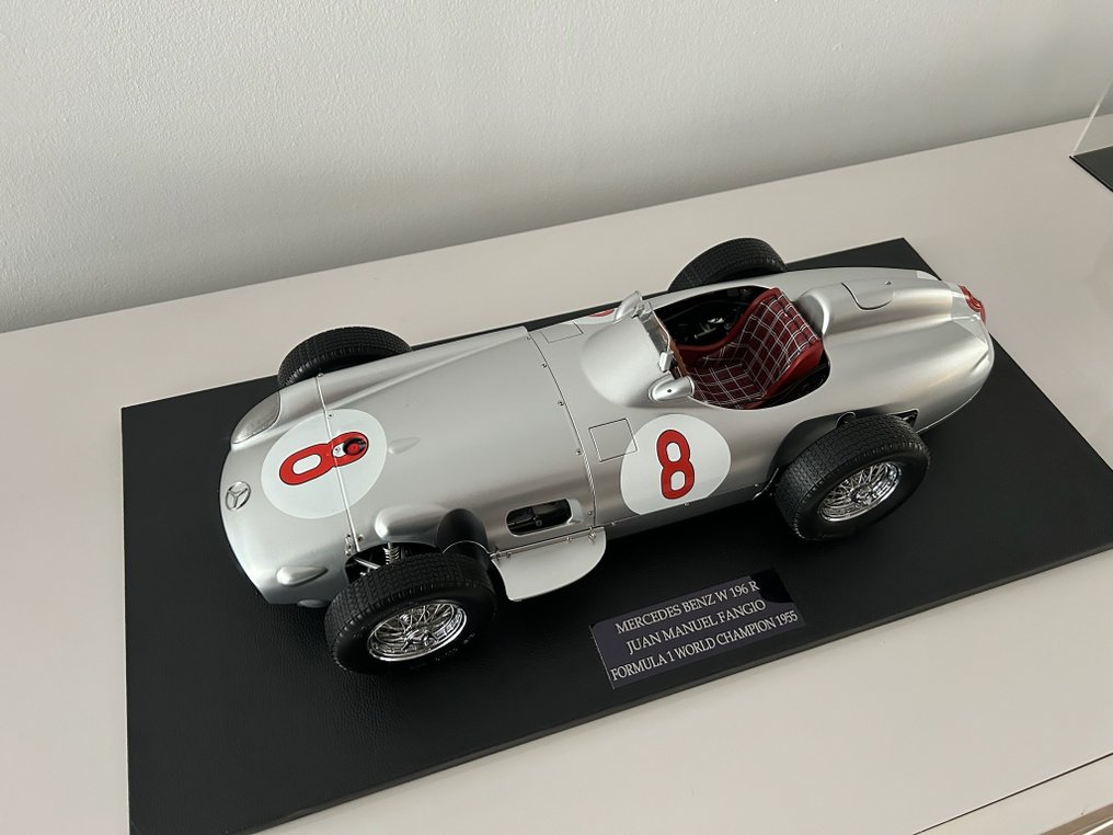IXO 1:8 - Coche a escala - Mercedes Benz - Juan Manuel Fangio - 1954 #2.1
