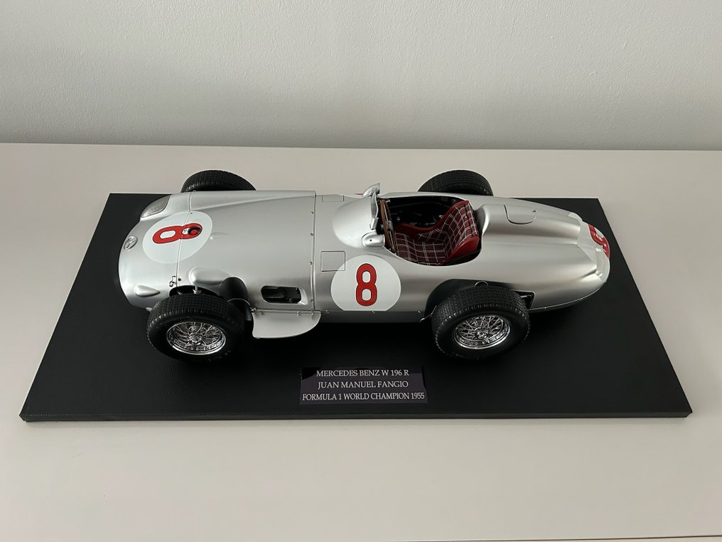 IXO 1:8 - Coche a escala - Mercedes Benz - Juan Manuel Fangio - 1954 #3.1