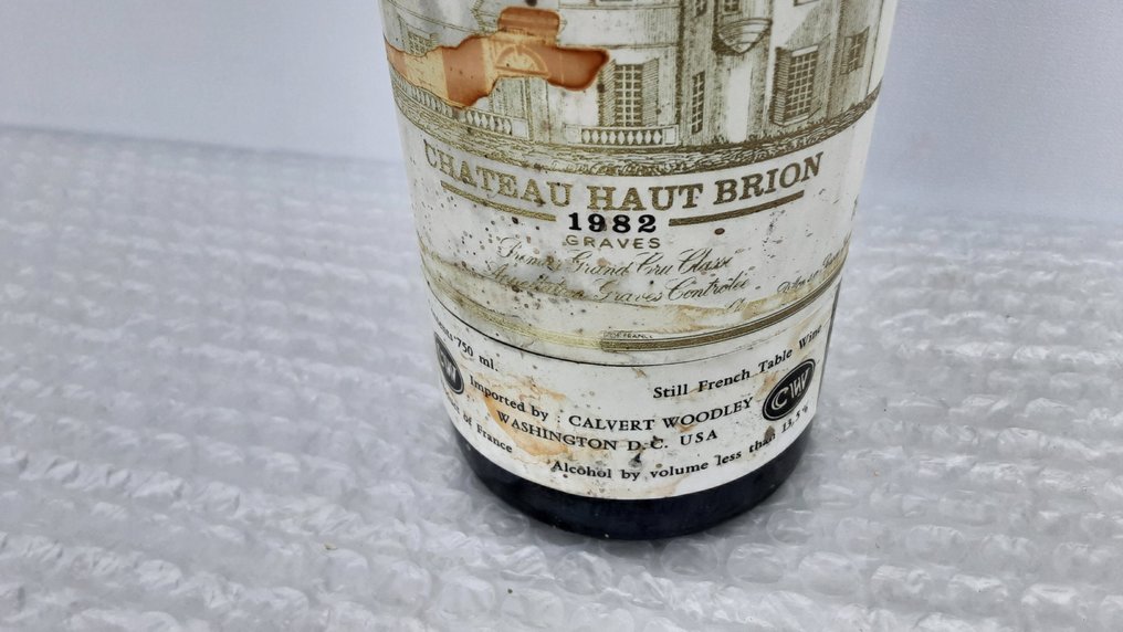1982 Chateau Haut-Brion - Pessac-Léognan 1er Grand Cru Classé - 1 Bottle (0.75L) #2.1