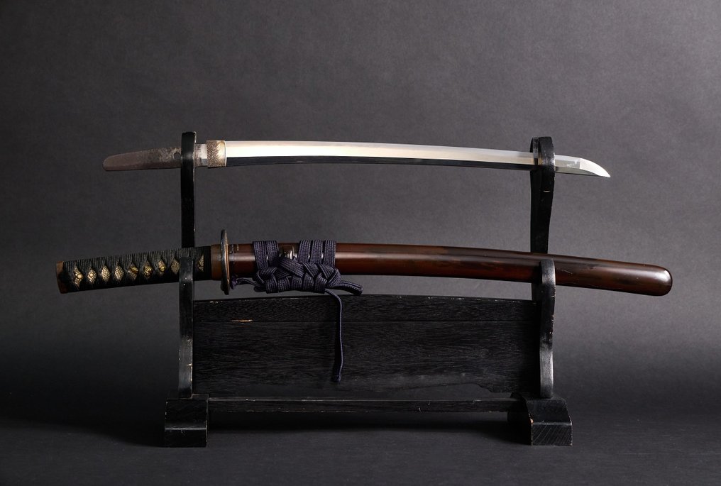 Espada - Wakizashi with Sword Mounting and Plain and Lacquered Wood Scabbards - Japón - Periodo Edo (1600-1868) #1.1