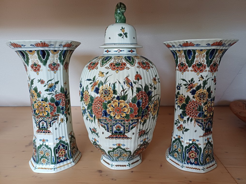 De Porceleyne Fles, Delft - 花瓶 (3)  - 陶器 - 柜组高61cm #1.1