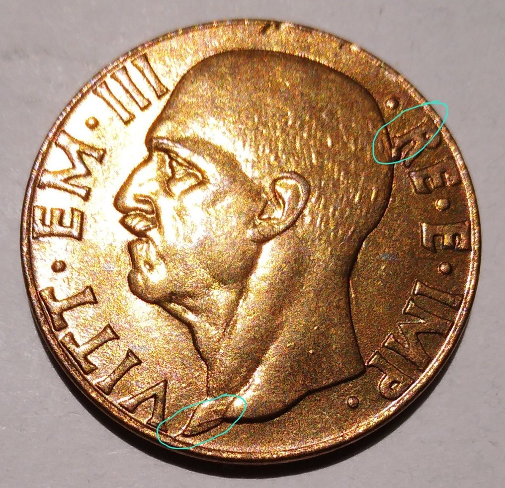 Włochy, Królestwo Włoch. Wiktor Emanuel III (1900-1946). 10 Centesimi 1943 2° tipo bronzital con (errore multiplo/die crack)  (Bez ceny minimalnej
) #1.1