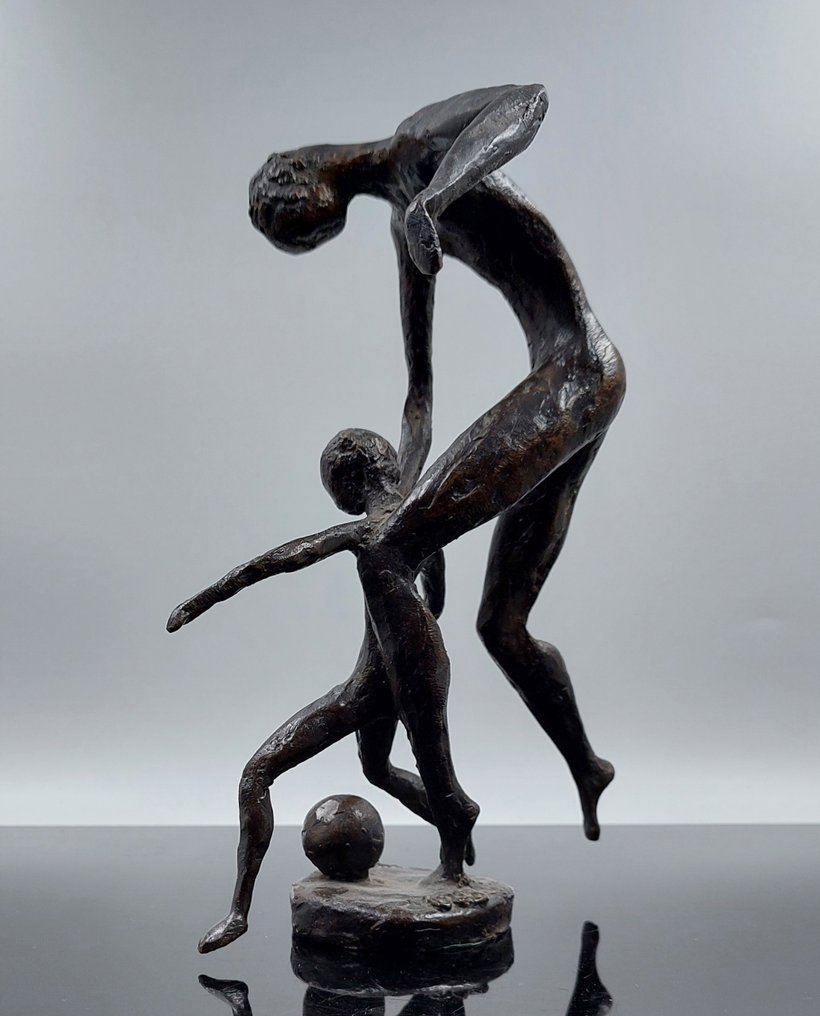 Sculptură, Voetballen met vader - 22.5 cm - Bronz #1.2