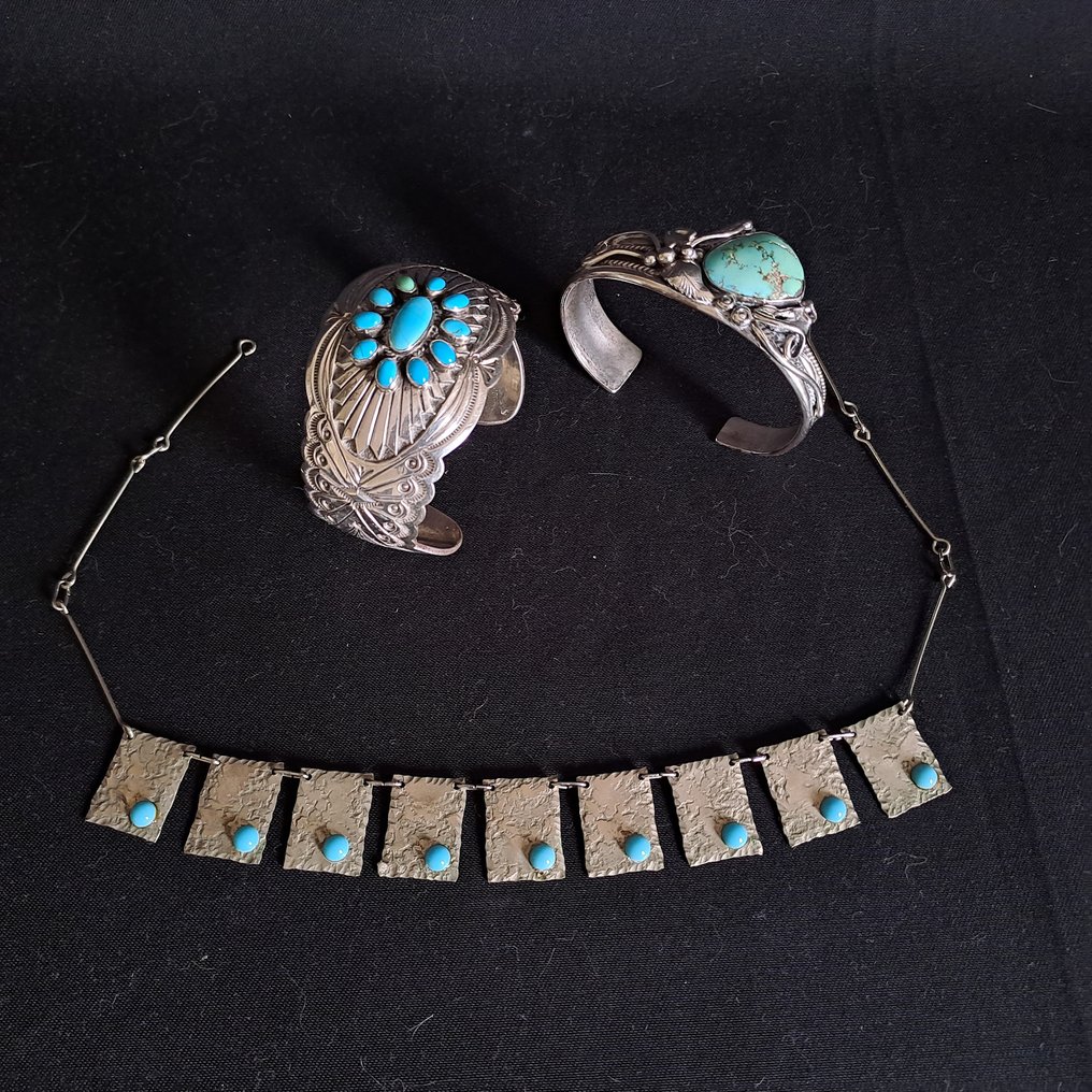 trois bijoux amérindiens - R. Wylie - Navajo - États-Unis #1.1