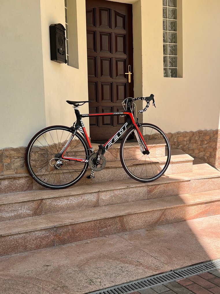 Vélo hybride carbone outlet