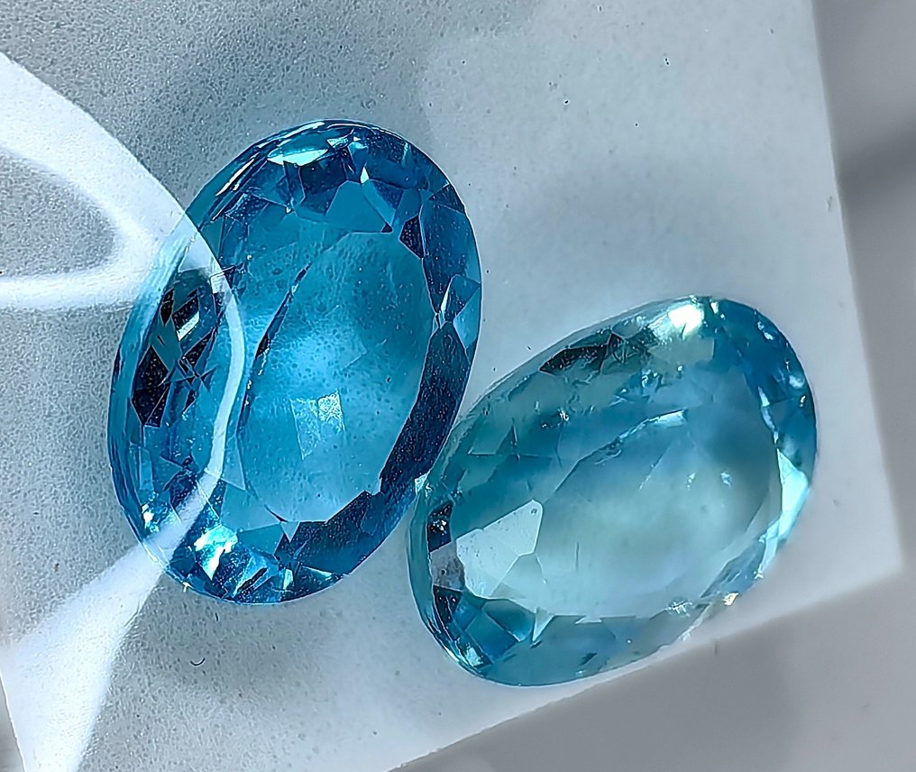 2 pcs  Topacio  - 27.74 ct - Instituto Gemólogico Español (IGE) #3.2