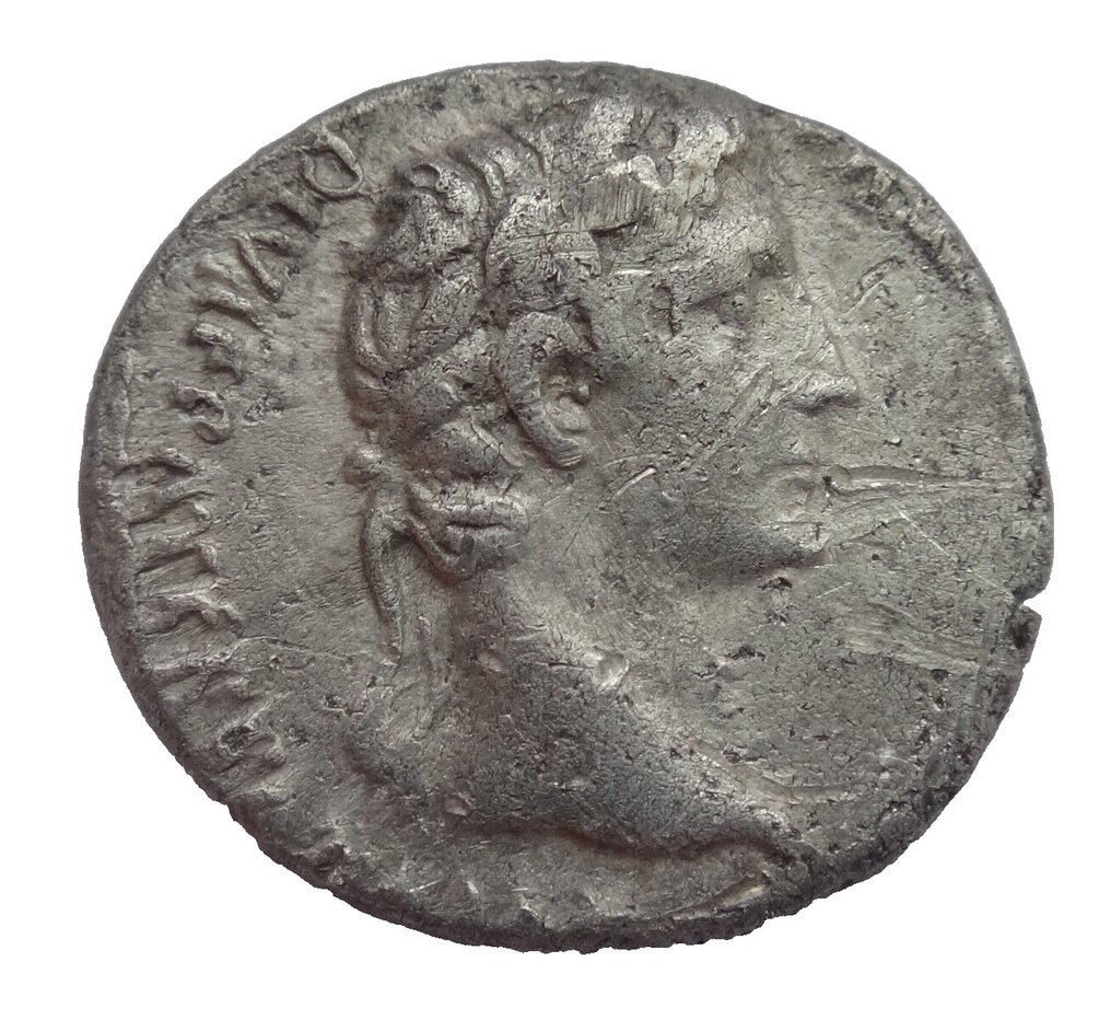 Império Romano. Augustus, 27 BC-AD 14. Denarius, Lugdunum, 2 BC-AD 4.. Denarius #1.2