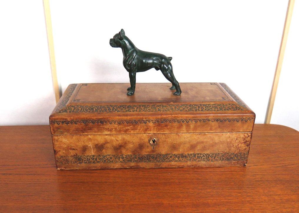 Láda - Bőr doboz bronz boxer kutyával - Bőr, Bronz, Fa #1.1