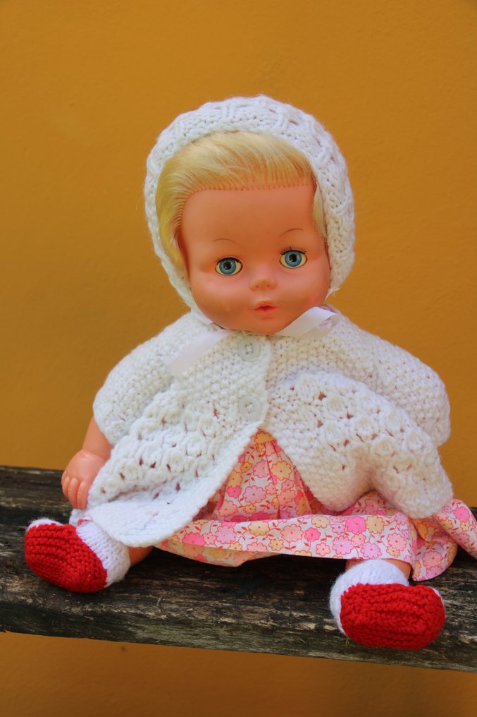 Tiny tears doll 1990 shop