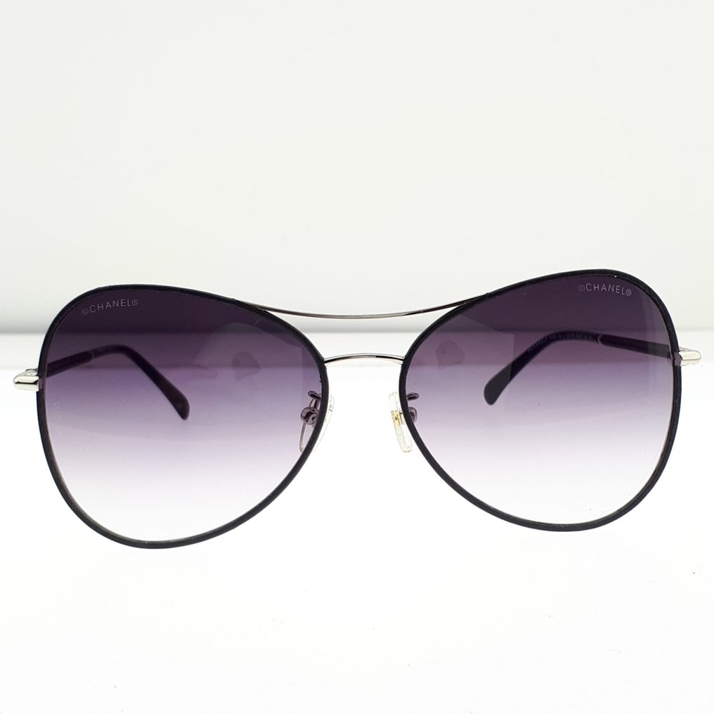 Chanel - Pilot Lambskin Coated Metal Frame and Acetate Templed with Chanel Logo Details "POLARIZED" - Occhiali da sole #2.1