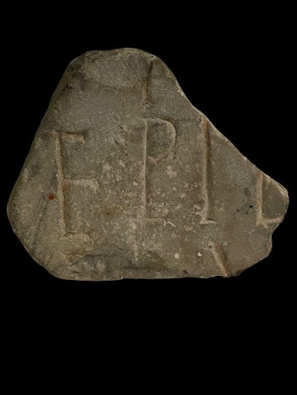 Starożytny Rzym Marmur Fragment steli nagrobnej z inskrypcją. Hiszpańska licencja eksportowa. - 10.6 cm #1.1