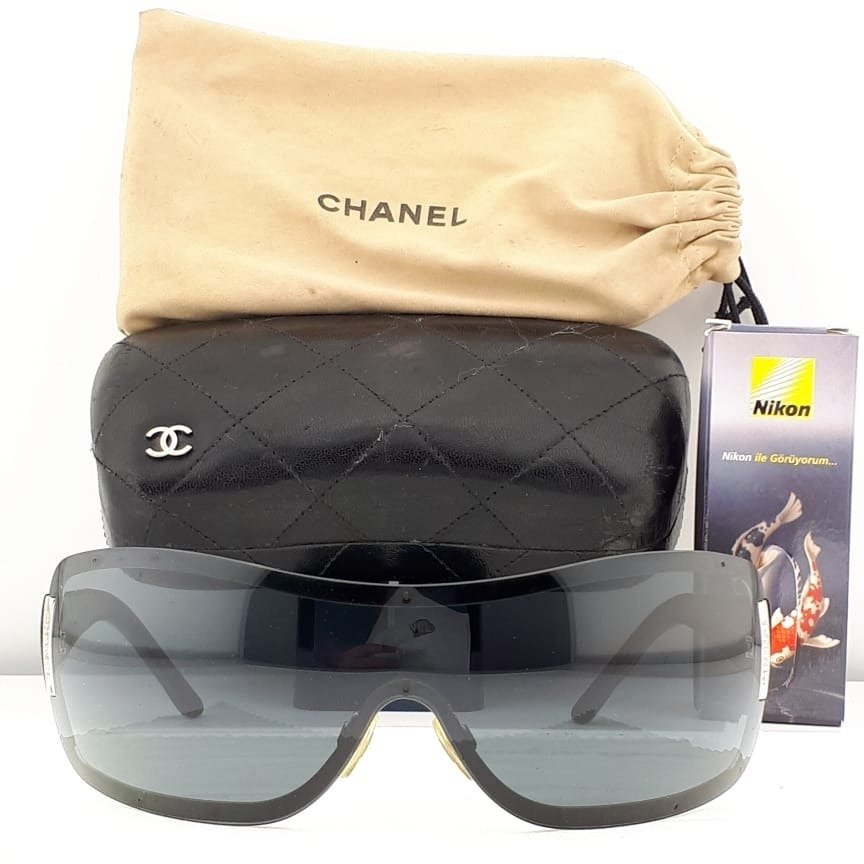 Chanel - Shield Black with Silver Tone Metal Chanel Plate Details - Solbriller #1.2