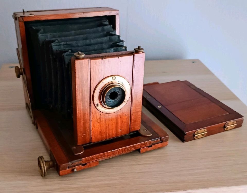 Antike kleine Holzcamera ca. 1915 , englischer Hersteller Plattencamera Αναλογική φωτογραφική μηχανή #1.1