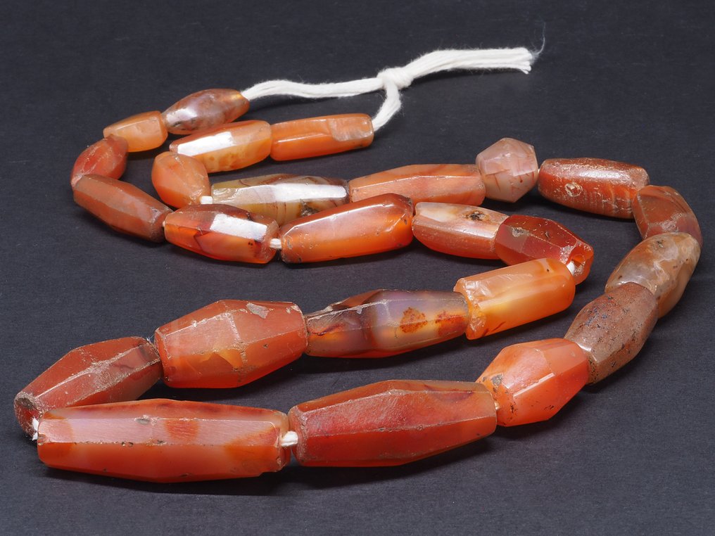 Carnelian beads strand - Carnelian, banded agate - Germany - India ...