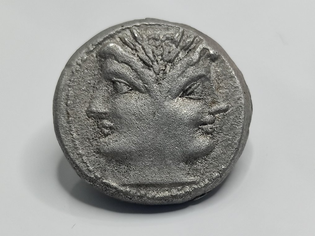 Romeinse Republiek. Anonymous. Didrachm (Quadrigatus) Rome, circa 225-214 BC #3.2