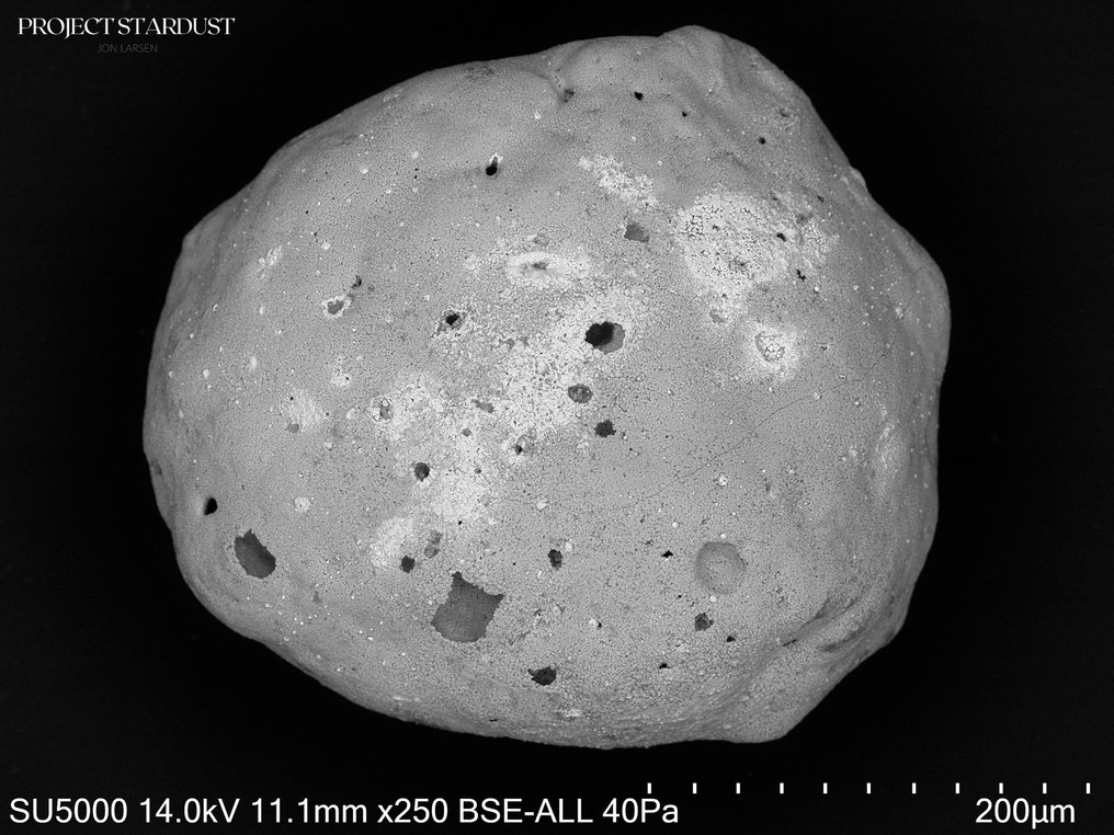 Mikrometeorit NMM 2484 - Scoriaceous type - 0 g #3.1