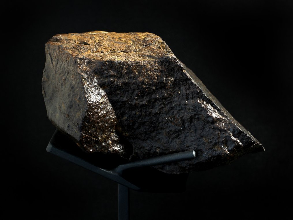 Αταξινόμητος μετεωρίτης χονδρίτης με βάση, τεράστιο κομμάτι πάνω από 10 κιλά !! - Ύψος: 270 mm - Πλάτος: 170 mm - 10.08 kg #2.1