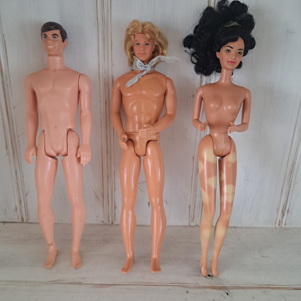 Mattel  - Barbie-nukke Barbie: Hawaii Ken, Rockstar Ken en Rockstar Dana met 12 losse outfits en 1 trui - 1970-1980 #1.1