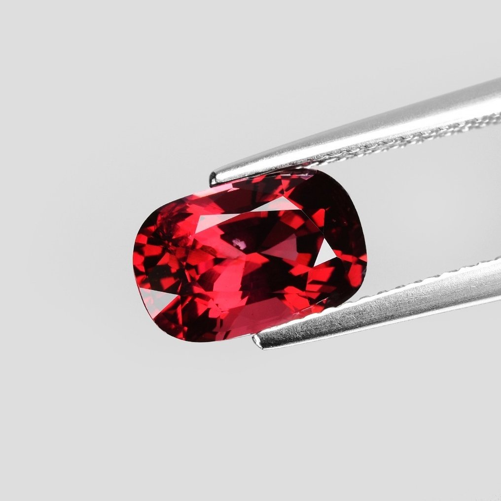 Rot Spinell  - 3.16 ct - Lotus Gemology - [Intensives Rot] #1.2