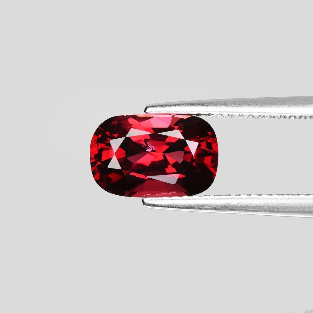 红色 尖晶石  - 3.16 ct - 莲花宝石实验室 - [深红色] #1.1