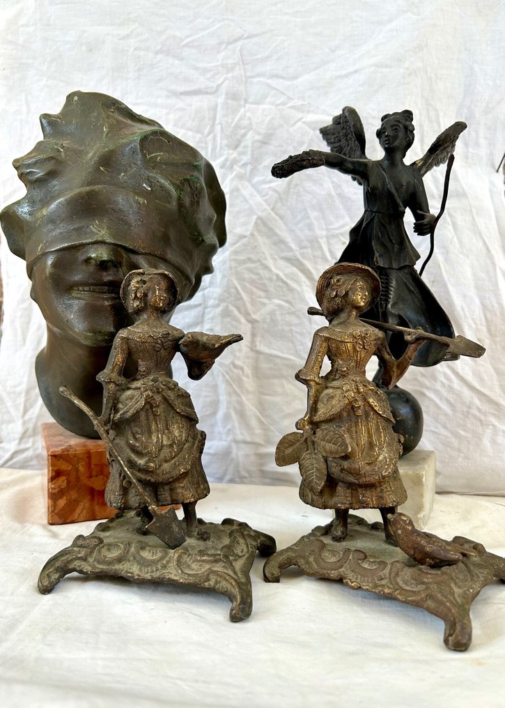 4 Sculture - sculptuur, Dea Bendata - Dea della Vittoria - Coppia DI Ragazze - 29 cm - Zinklegering #1.1