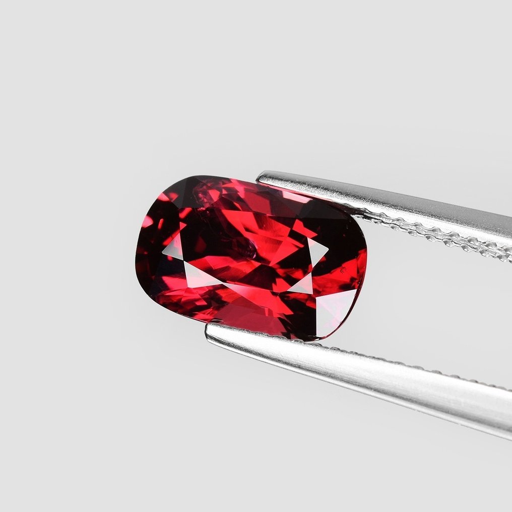 红色 尖晶石  - 3.16 ct - 莲花宝石实验室 - [深红色] #2.1