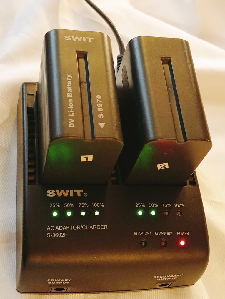 SWIT S-3602F CARICA BATTERIE COMPRESE DI N. 2 BATTERIE Videokamera/felvevő Mini DV-DV #1.1