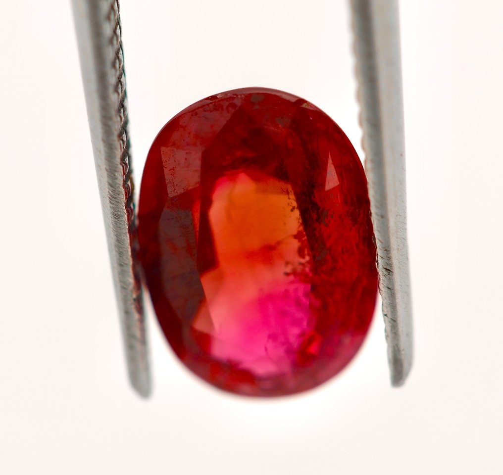 红色 尖晶石  - 1.36 ct - 莲花宝石实验室 #1.1