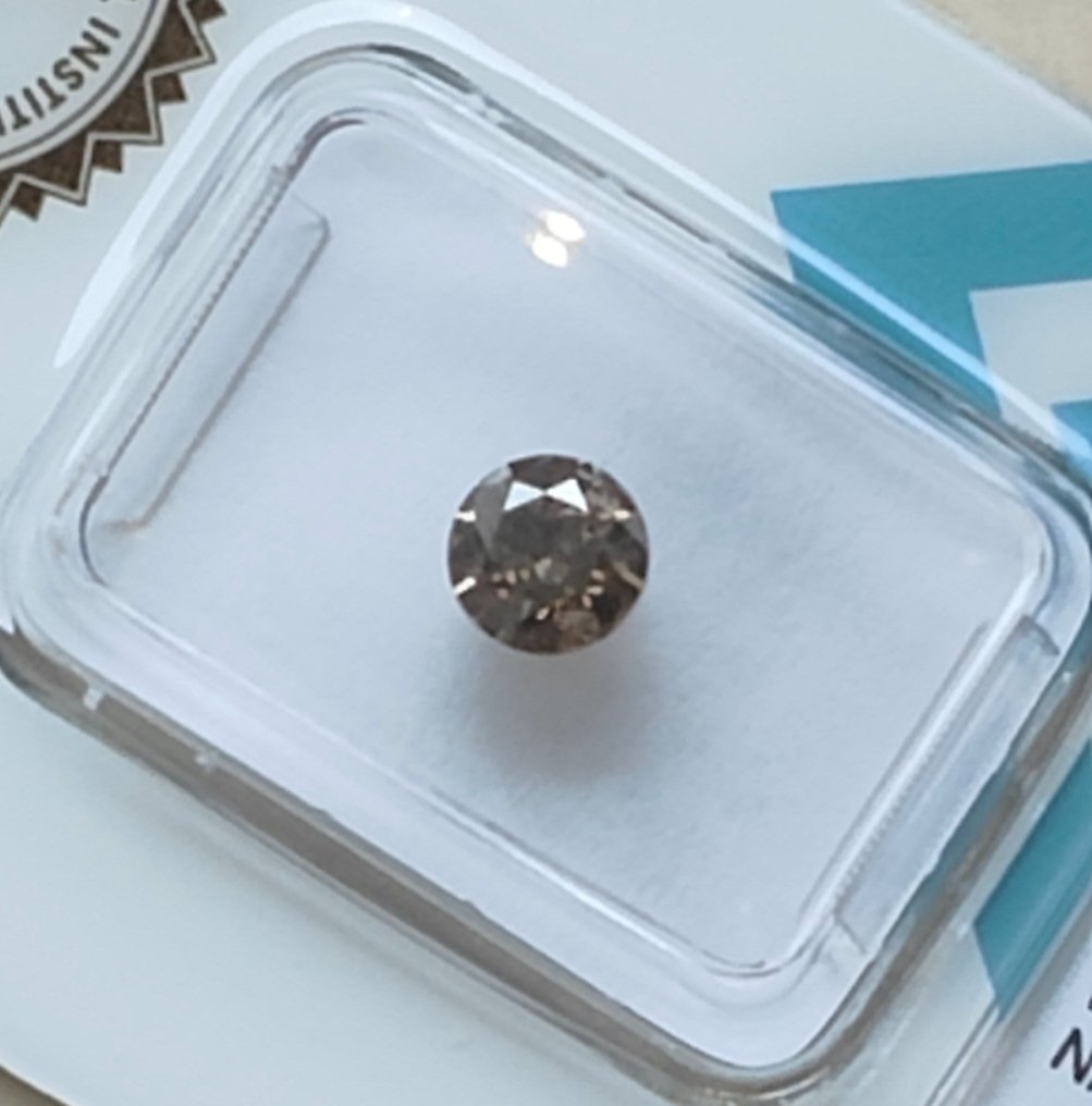 Ohne Mindestpreis - 1 pcs Diamant  (Natürlich farbig)  - 0.72 ct - Fancy Braun - I2 - International Gemological Institute (IGI) #3.2