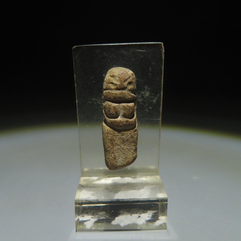 Valdivia, Ecuador Terracotta Idol. 3200 - 2000 BC. 3 cm. Spanish Import License. #1.1