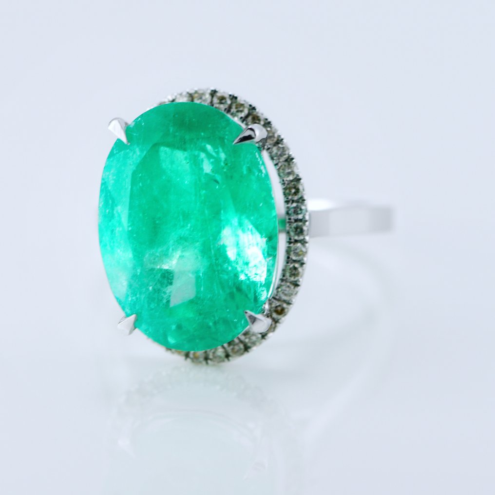 Ring - 14 karaat Witgoud -  7.97ct. tw. Smaragd - Diamant - Afkomst uit Colombia Smaragd #1.2
