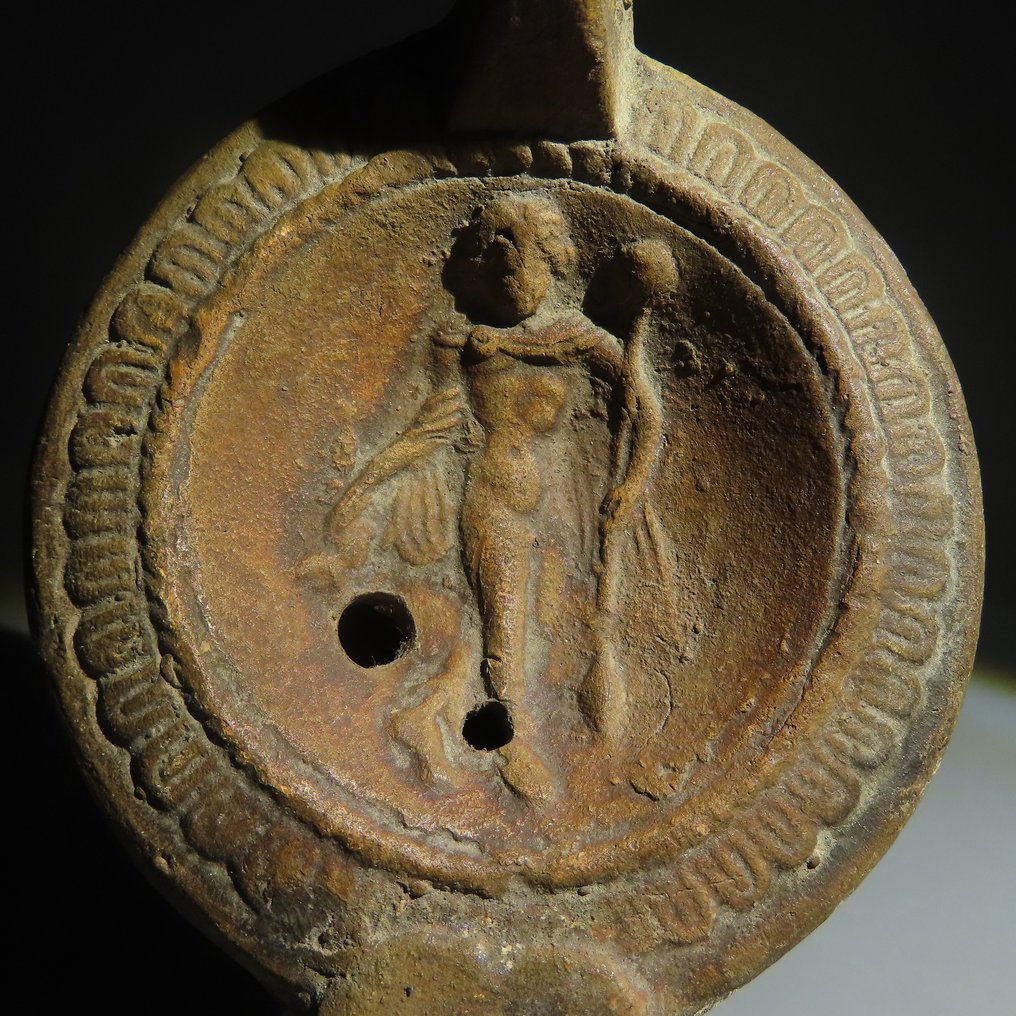 Romain antique Terre cuite Lampe à huile. Ier-IVe siècle après JC. 11,3 cm de longueur. #1.2