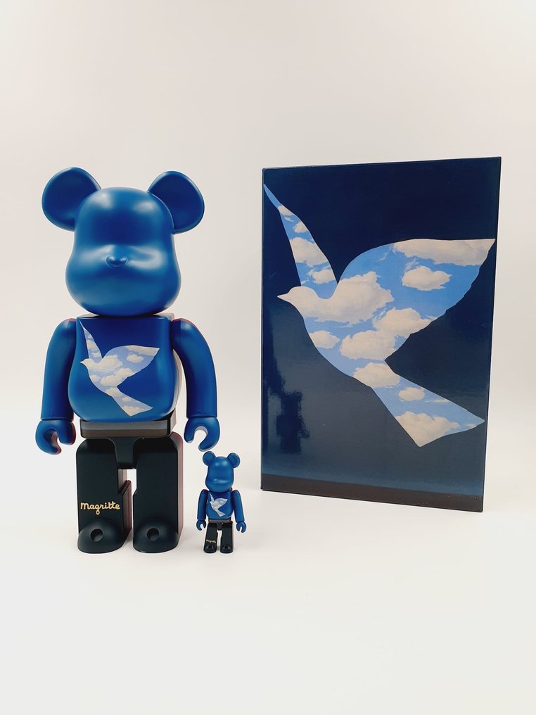 Bearbrick René Magritte (L'oiseau de ciel 1965/La belle