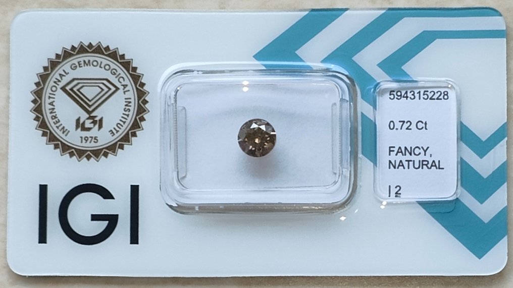 Ohne Mindestpreis - 1 pcs Diamant  (Natürlich farbig)  - 0.72 ct - Fancy Braun - I2 - International Gemological Institute (IGI) #1.1