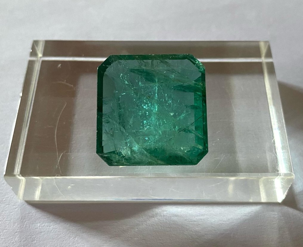 1 pcs  Emerald - 46.46 ct #2.1