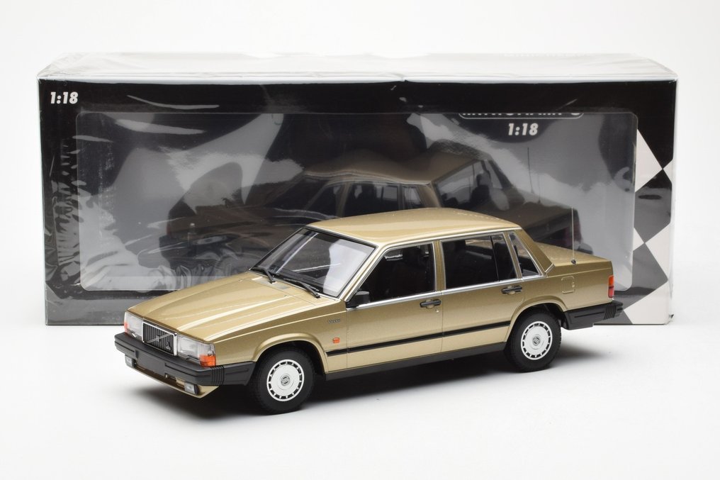 Minichamps 1:18 - Modelsedan - Volvo 740 GL 1986 - Begrænset udgave på 900 stk. #1.0