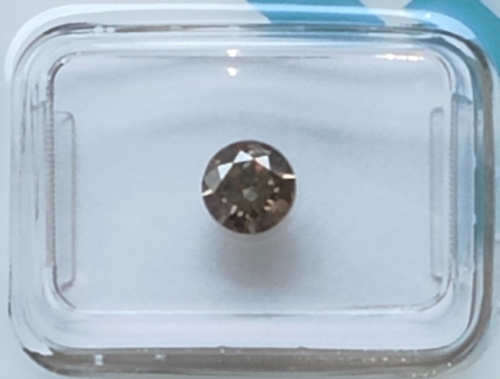没有保留价 - 1 pcs 钻石  (天然色彩的)  - 0.72 ct - Fancy 棕色 - I2 内含二级 - 国际宝石研究院（IGI） #2.2