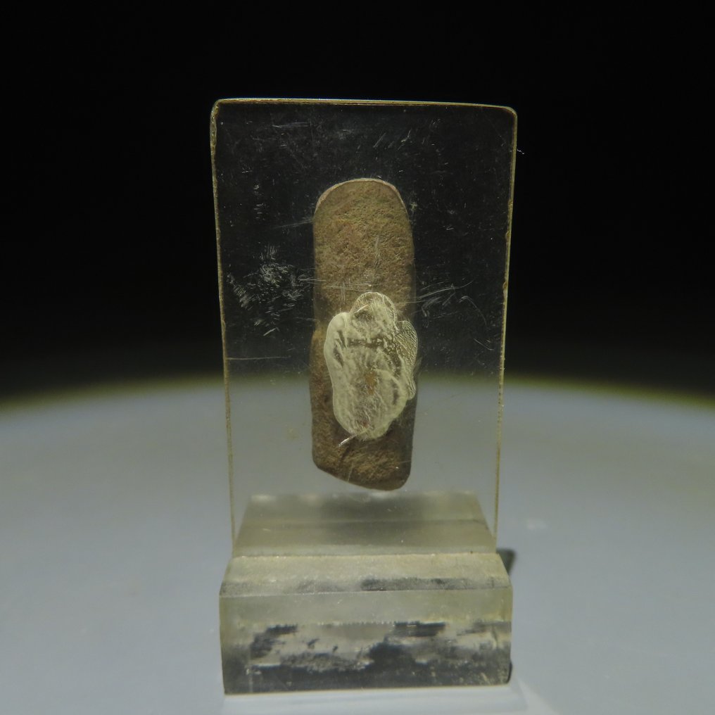 Valdivia, Ecuador Terracotta Idol. 3200 - 2000 BC. 3 cm. Spanish Import License. #2.1