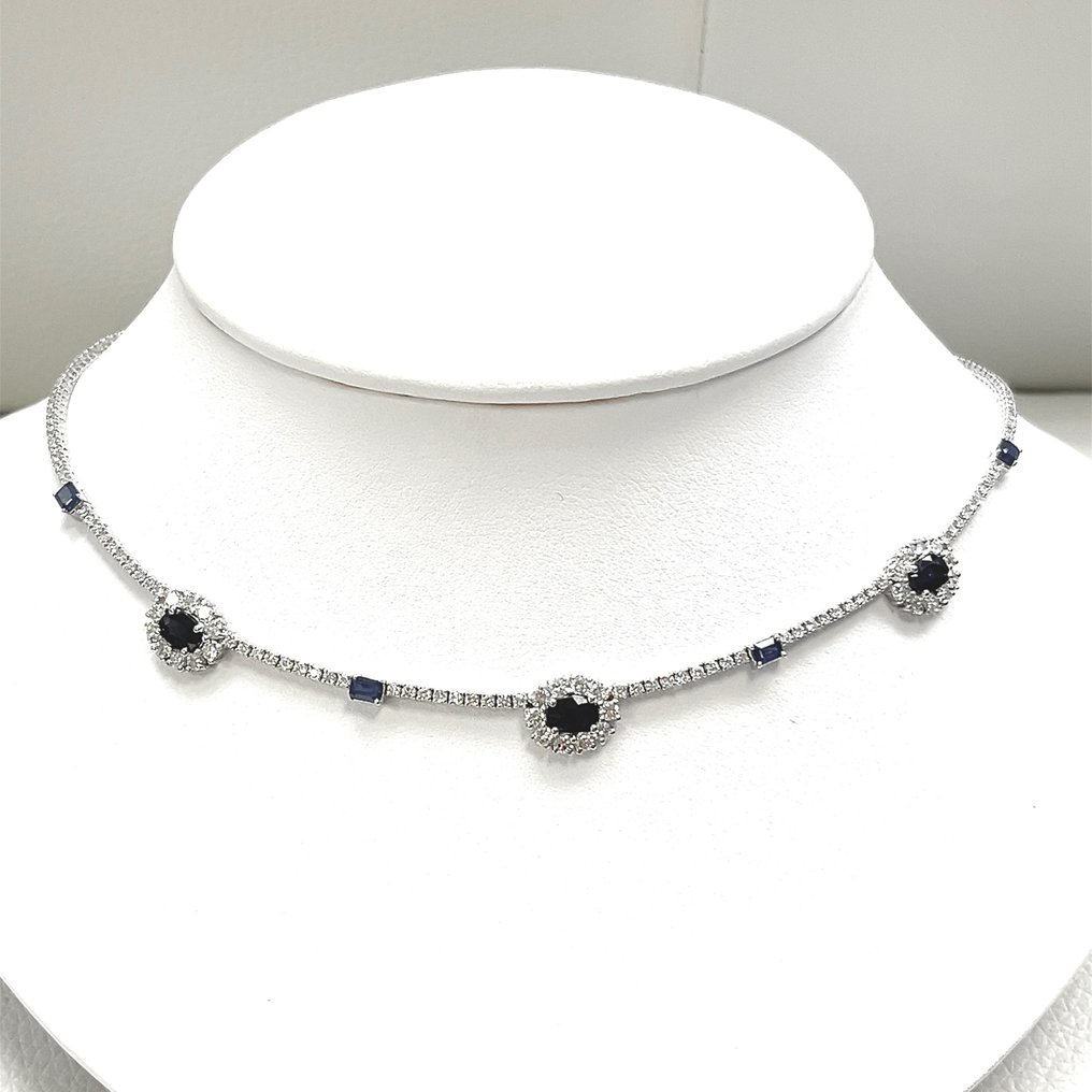 Necklace - 14 kt. White gold -  8.80ct. tw. Sapphire - Diamond #1.1
