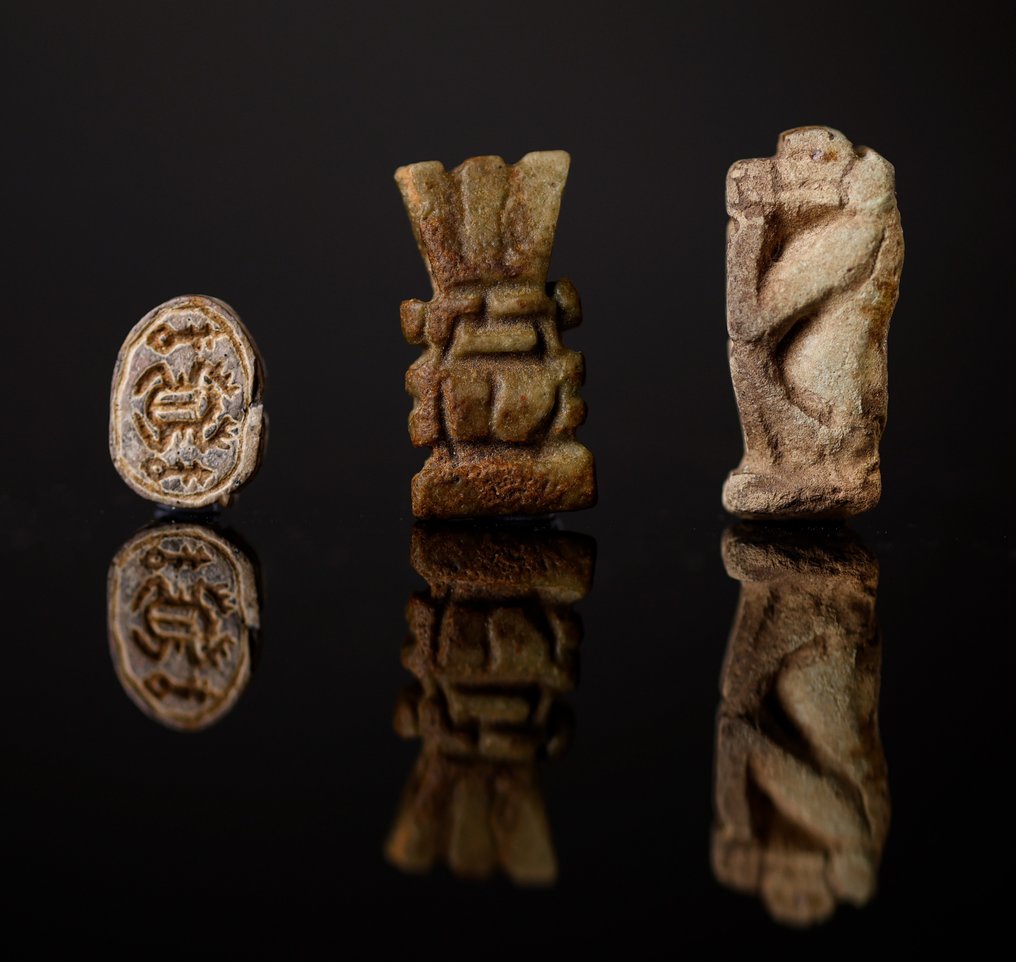 Antigo Egito, Pré-dinástico Faience Amuletos de babuíno, Bes e escaravelho - 2.2 cm #1.1