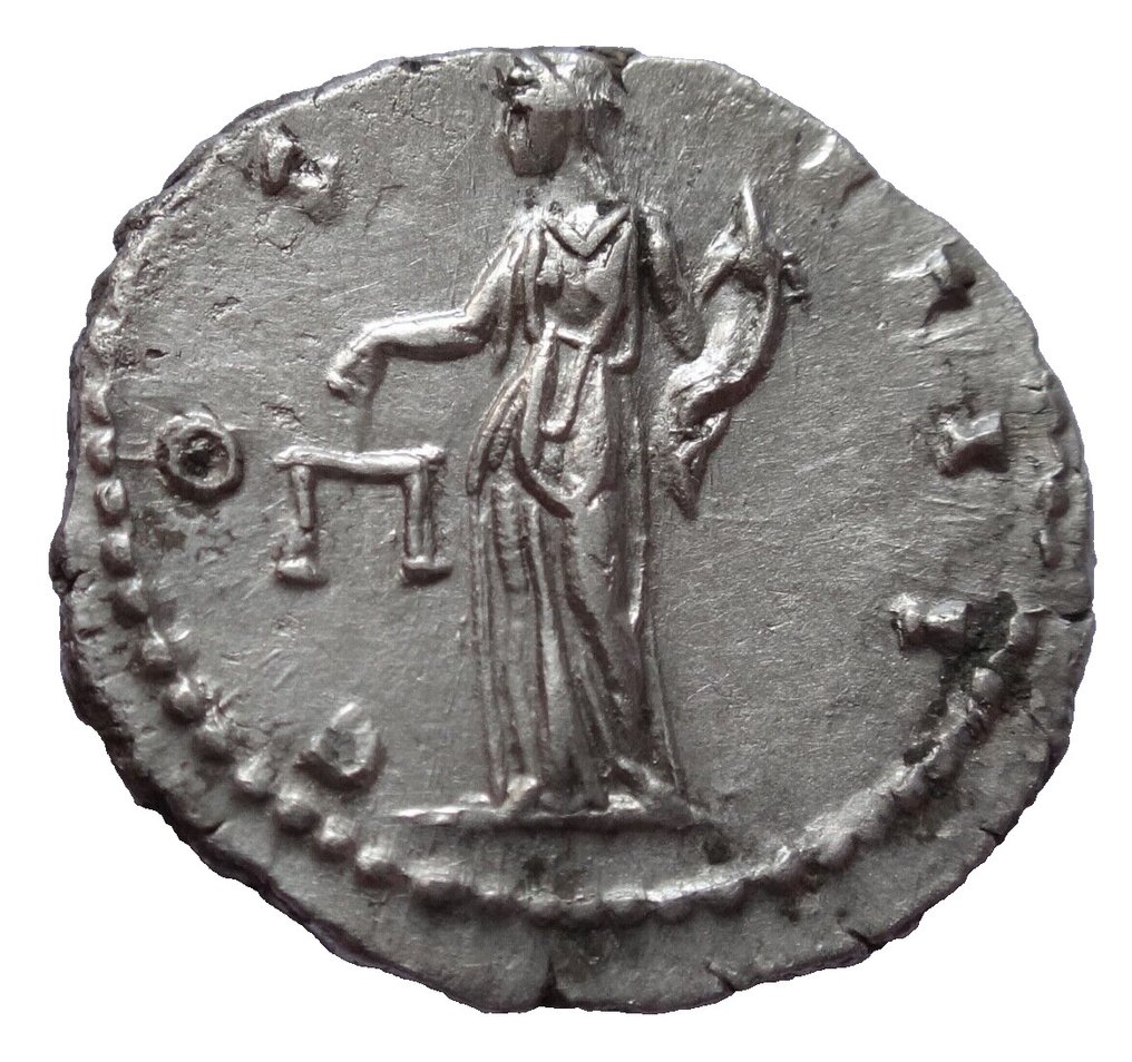 Római Birodalom. Antoninus Pius (AD 138-161). AR. Denarius #1.2
