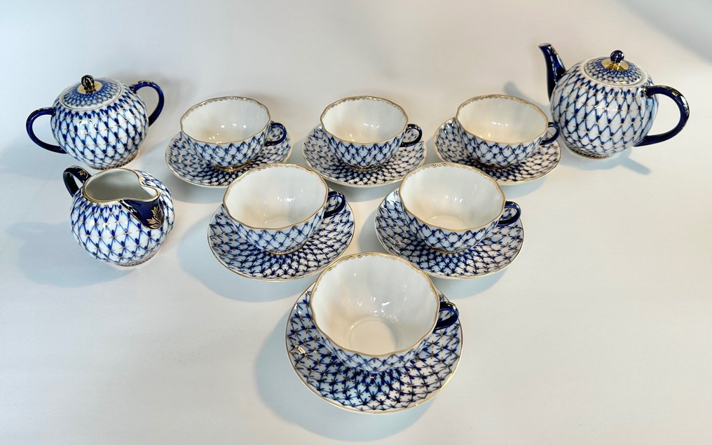 Lomonosov Imperial Porcelain Factory - Anna Yatskevich - Tea service (15) - Cobalt Net - Porcelain #1.1