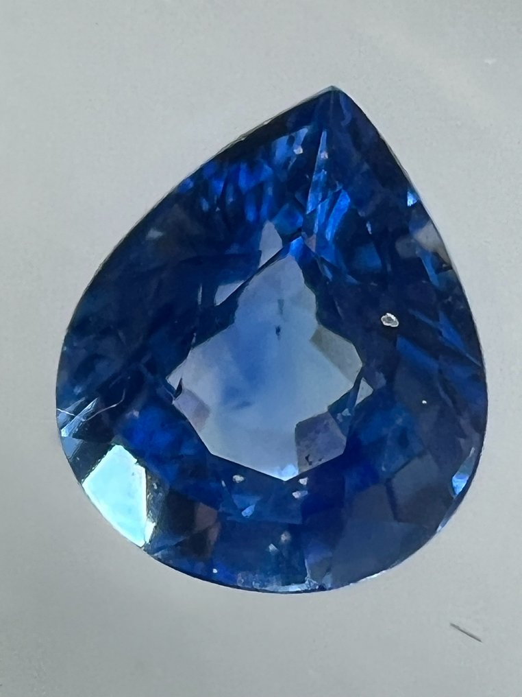 Blau Saphir  - 1.15 ct - Antwerp Laboratory for Gemstone Testing (ALGT) - Intense Blue #3.1