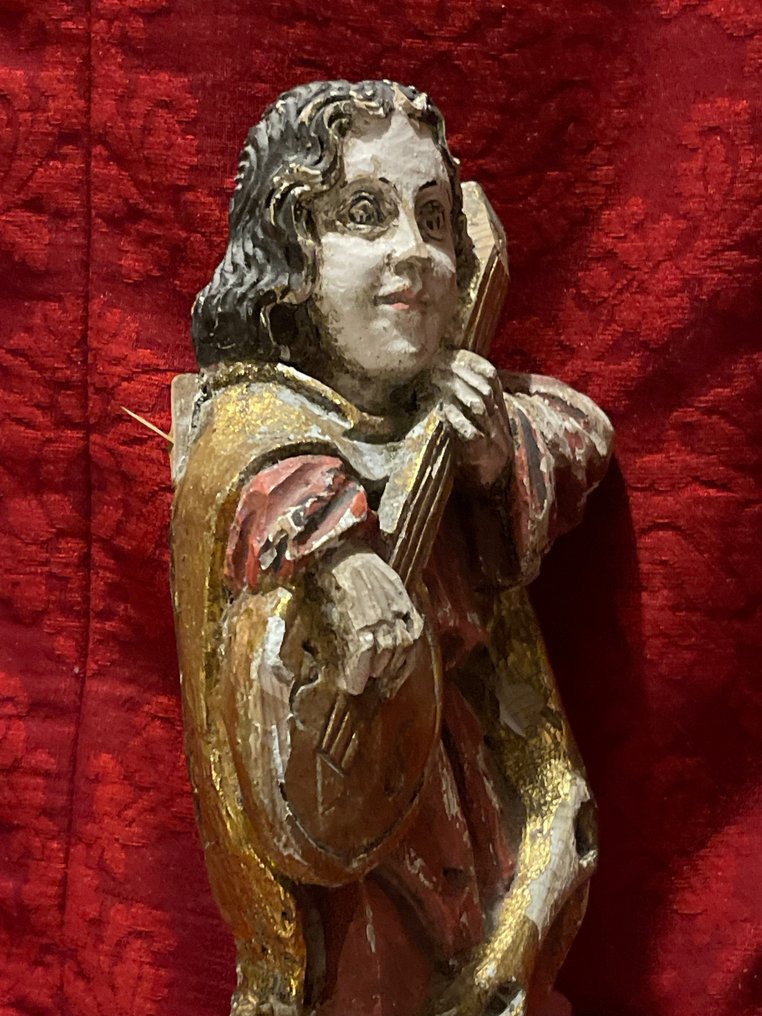 Figur - Gotischer Engel mit Saiteninstrument wohl Fragment , Reste polychrome Bemalungen - Holz #2.1